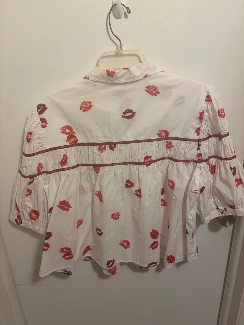 MAEVE White Button-Front Peasant Top with RED LIPS Print XL ANTHROPOLOGIE NWOT - Picture 6 of 8
